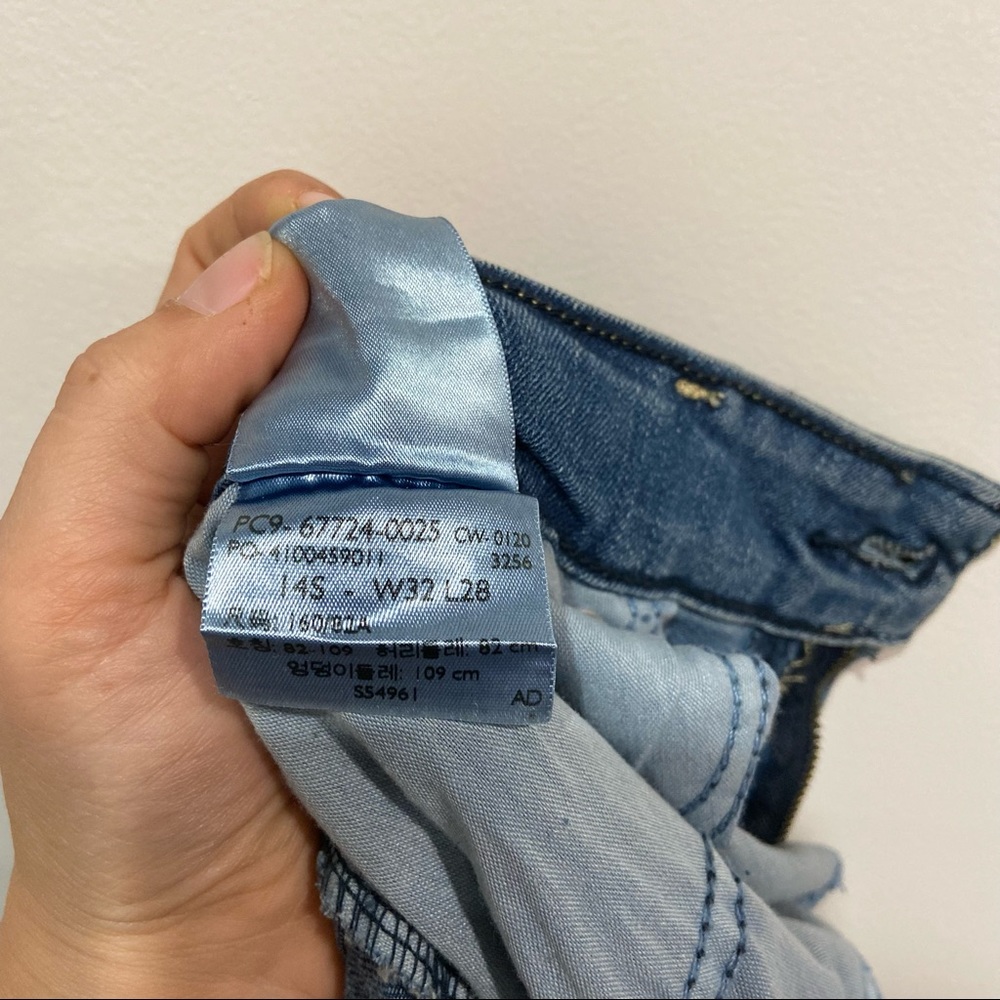 Levi's Women's Medium Wash Med Rise Slim Jeans Size 14S - Picture 6 of 13